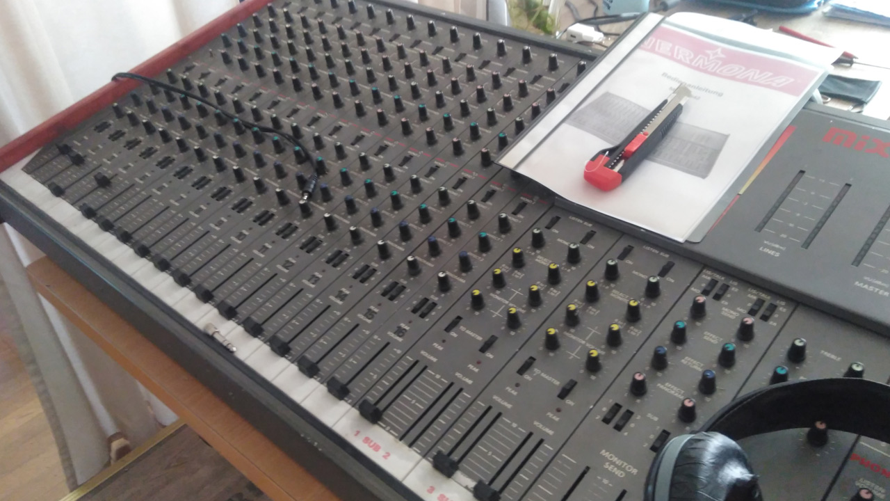 Ленточный эхо-эффект, музыкальные инструменты, блоки эффектов, Vermona, синтезаторы, клавишные инструменты.